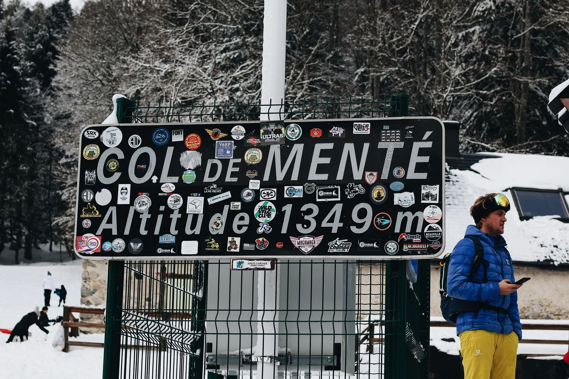 La tenue de ski des années 70 : retour sur un style audacieux